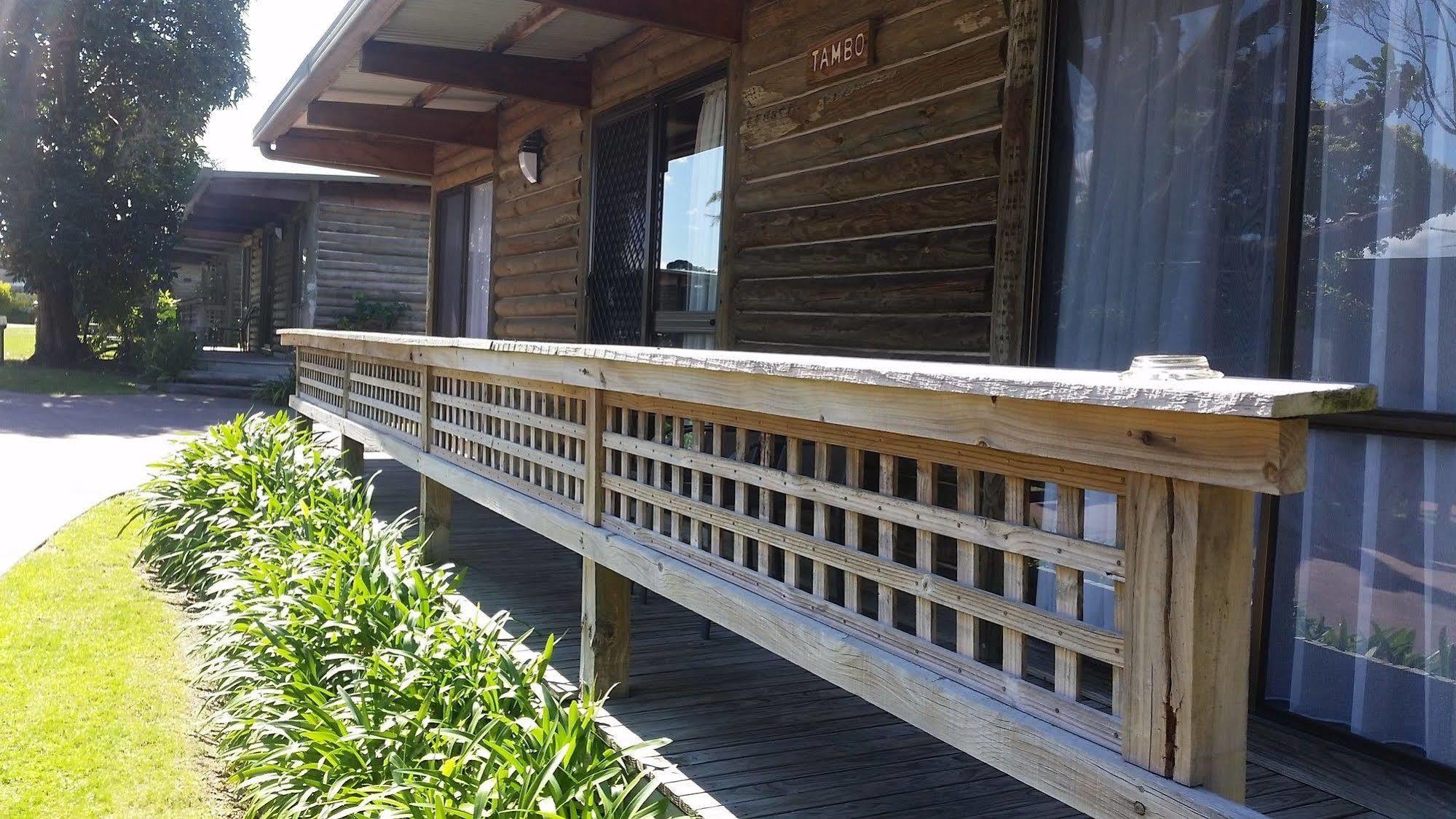Lazy Acre Log Cabins レイクス・エントランス エクステリア 写真