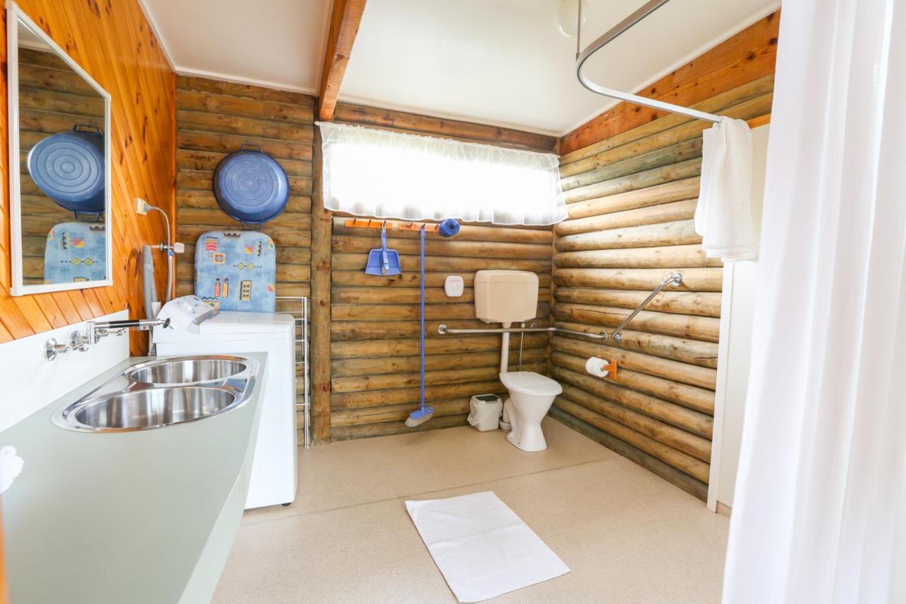 Lazy Acre Log Cabins レイクス・エントランス エクステリア 写真