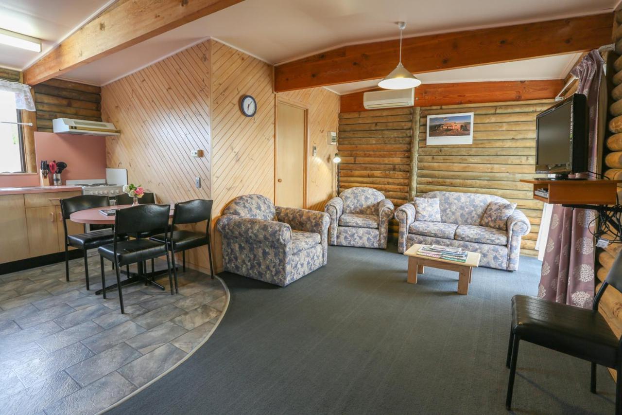 Lazy Acre Log Cabins レイクス・エントランス エクステリア 写真
