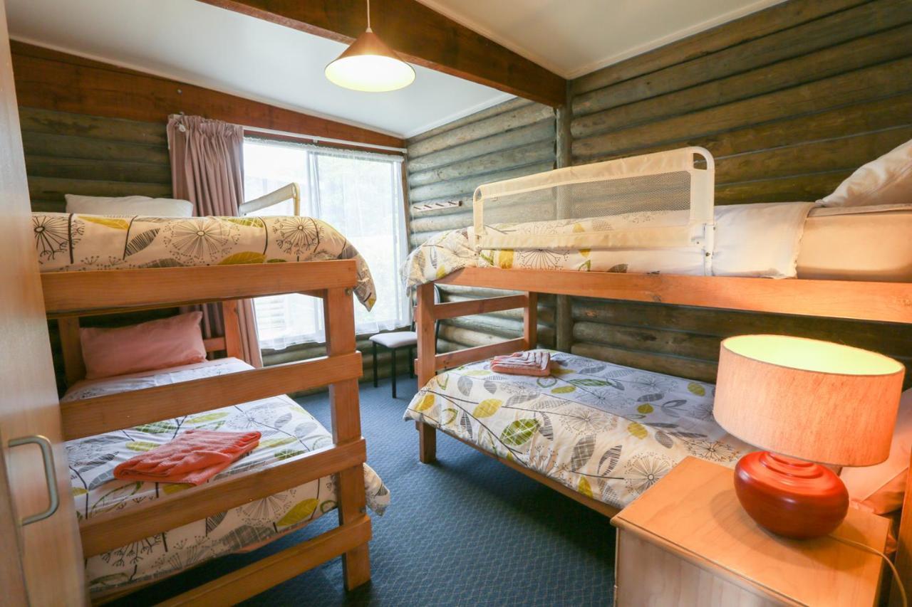 Lazy Acre Log Cabins レイクス・エントランス エクステリア 写真